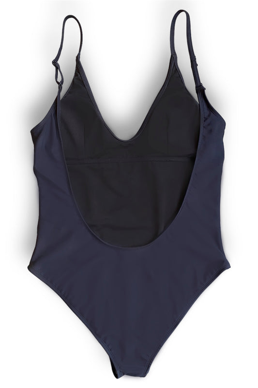 Petra Basic - Black