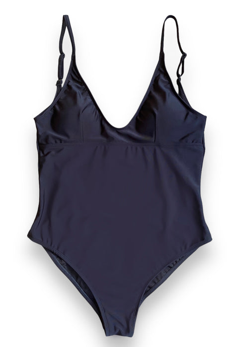Petra Basic - Black