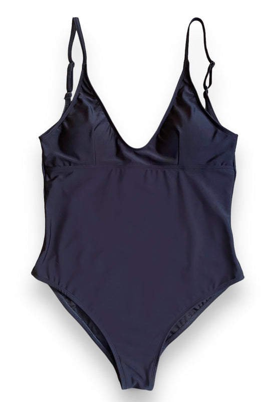 Petra Basic - Black
